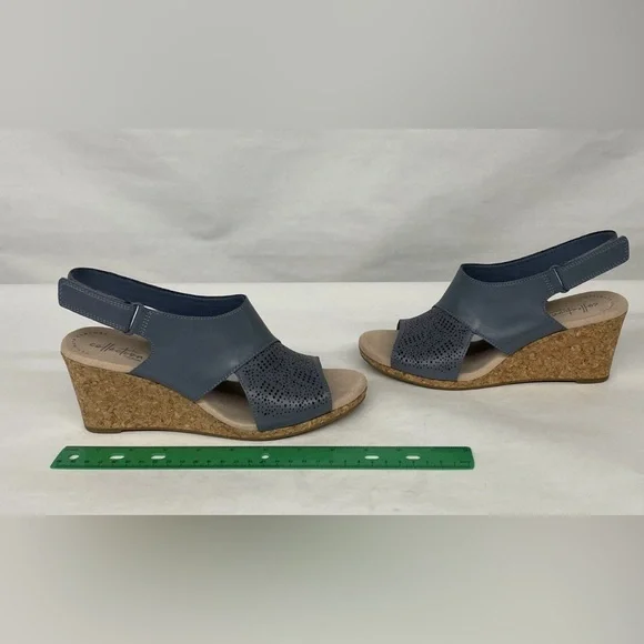 Clarks Women’s Lafley Joy Blue Grey Leather Wedge Strap Sandals Size 7.5W NEW - Picture 4 of 8